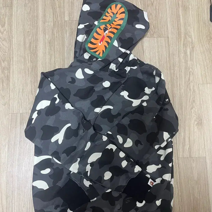 [BUNJANG] BAPE Hooded Zip-up (M) / 베이프 후드집업 (M)