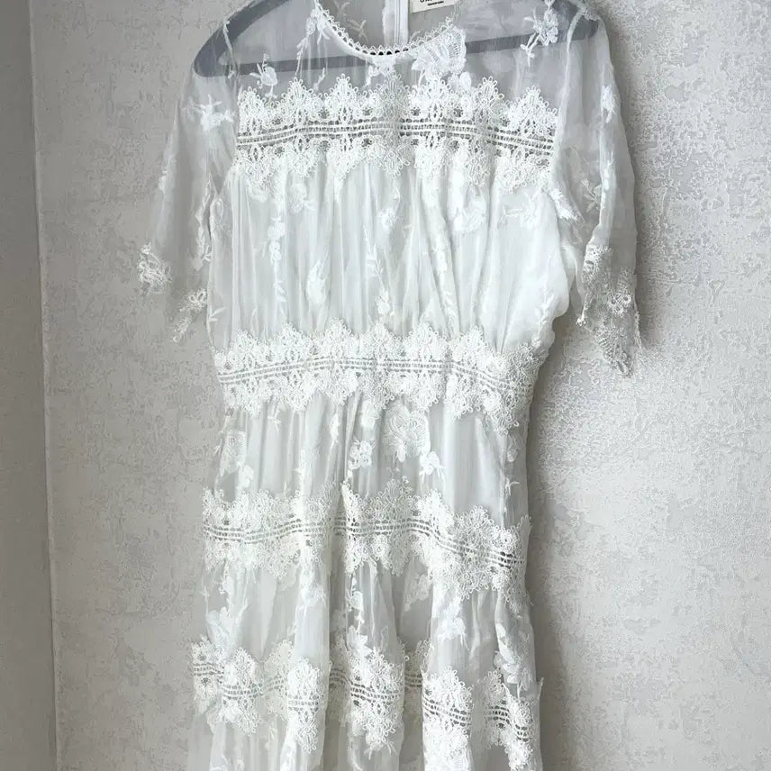 [BUNJANG] High-Quality Lace Long Dress / 현대백화점 고퀄 레이스 롱원피스 화이트
