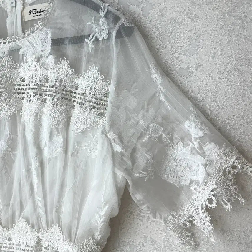 [BUNJANG] High-Quality Lace Long Dress / 현대백화점 고퀄 레이스 롱원피스 화이트