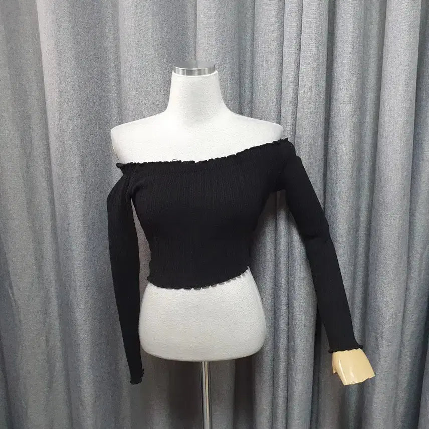 [BUNJANG] White Heart Slit Long Sleeve Shirt / 오프숄더 롱슬리브