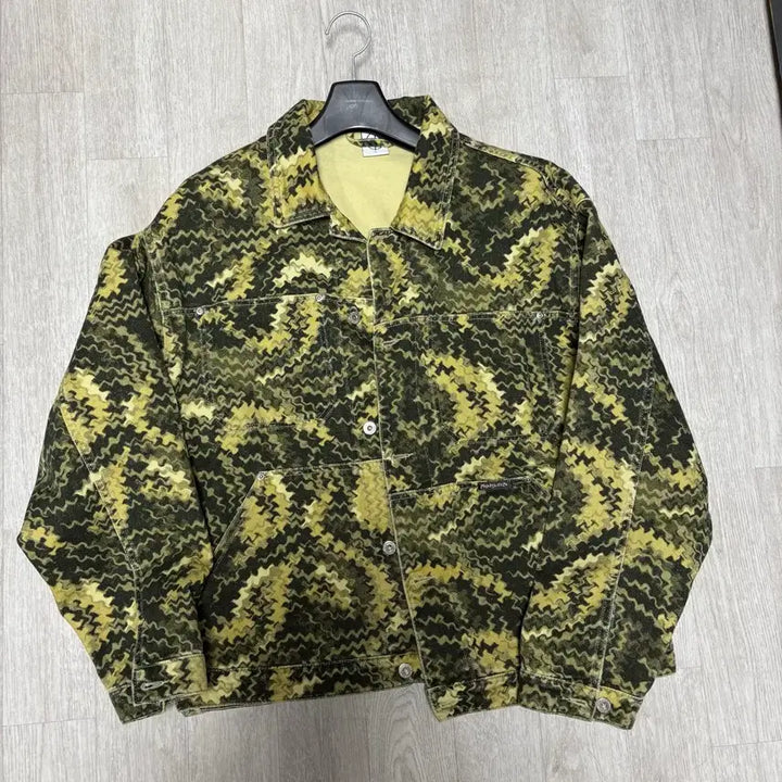 [BUNJANG] Polar Skate Yellow Pattern Denim Jacket / POLAR SKATE 폴라스케이트 열로우 패턴 데님 자켓