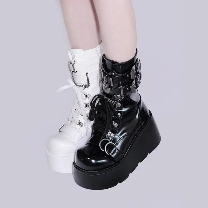 [BUNJANG] Punk Platform Short Boots with Metal Chain / 전학생 펑크 지뢰계 통굽 숏부츠 금속체인 장식 플랫폼 단화 부츠(2컬러)