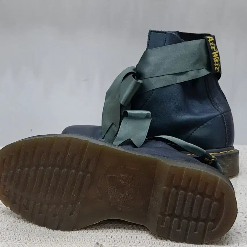 [BUNJANG] 리본 닥터마틴  UK5 / 리본 닥터마틴  UK5