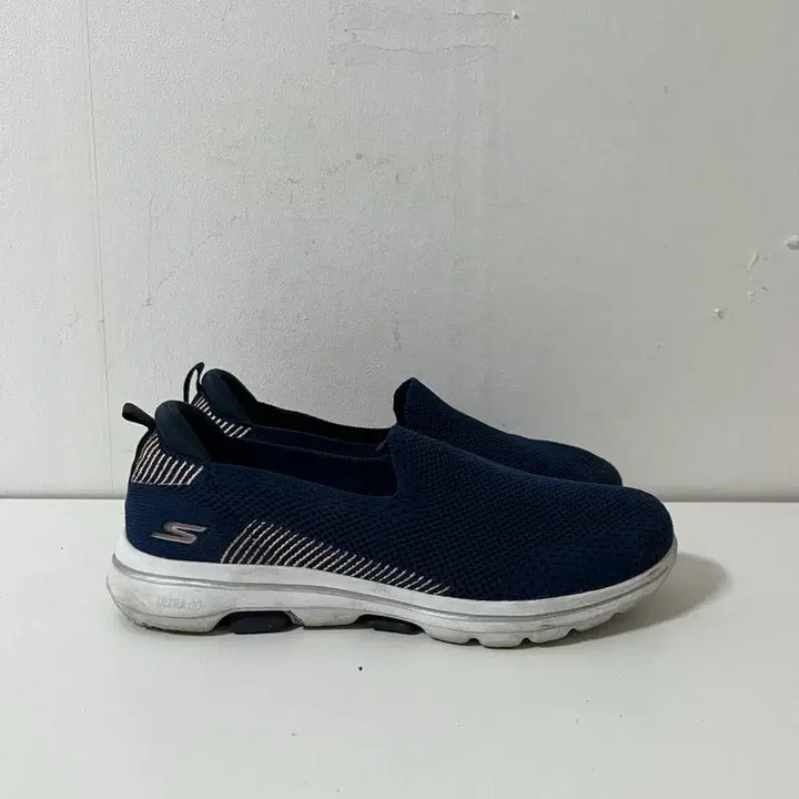 [BUNJANG] Skechers Functional Slip-on Sneakers / 235 스케쳐스 기능성 슬립온 운동화 정품