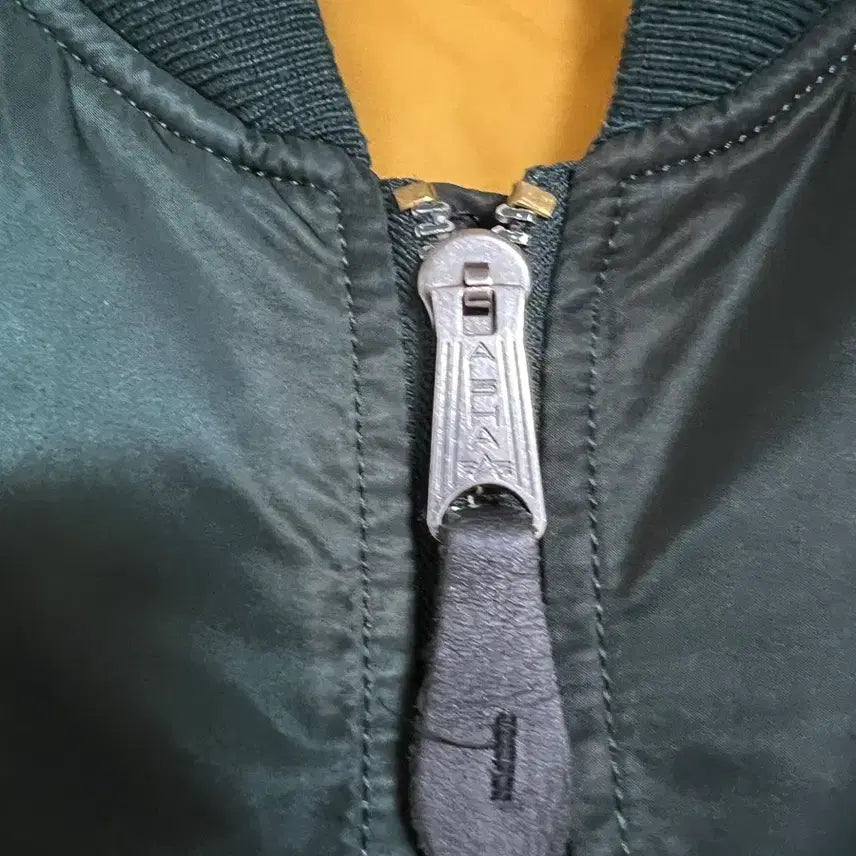 [BUNJANG] Alpha Industries Green Olive MA-1 Flight Jacket / 알파인더스트리 그린 올리브 ma-1 자켓 항공점퍼