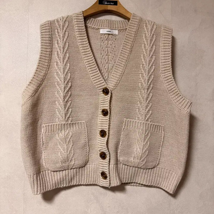 [BUNJANG] Knitted Vest / 니트 조끼