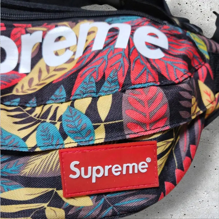 [BUNJANG] Supreme Messenger Bag / 슈프림 메신저백