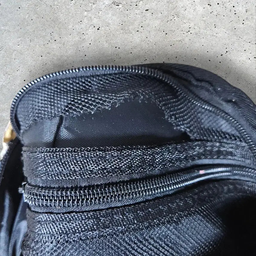 [BUNJANG] Supreme Messenger Bag / 슈프림 메신저백