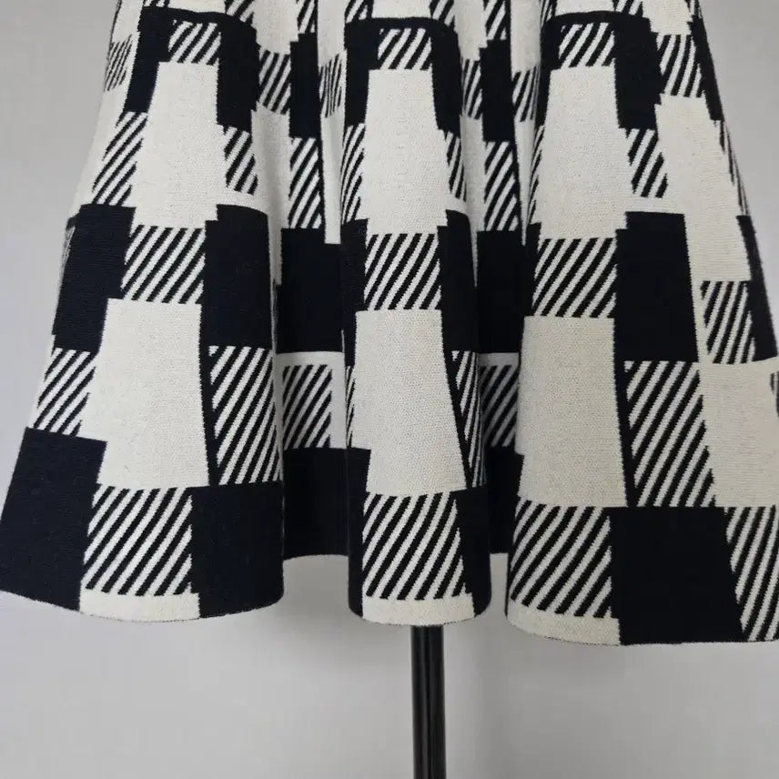 [BUNJANG] Lucky Chouette Wool Blend Skirt / 럭키슈에뜨 36호 울 스판 스커트 W-치마-252