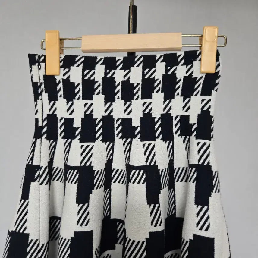 [BUNJANG] Lucky Chouette Wool Blend Skirt / 럭키슈에뜨 36호 울 스판 스커트 W-치마-252