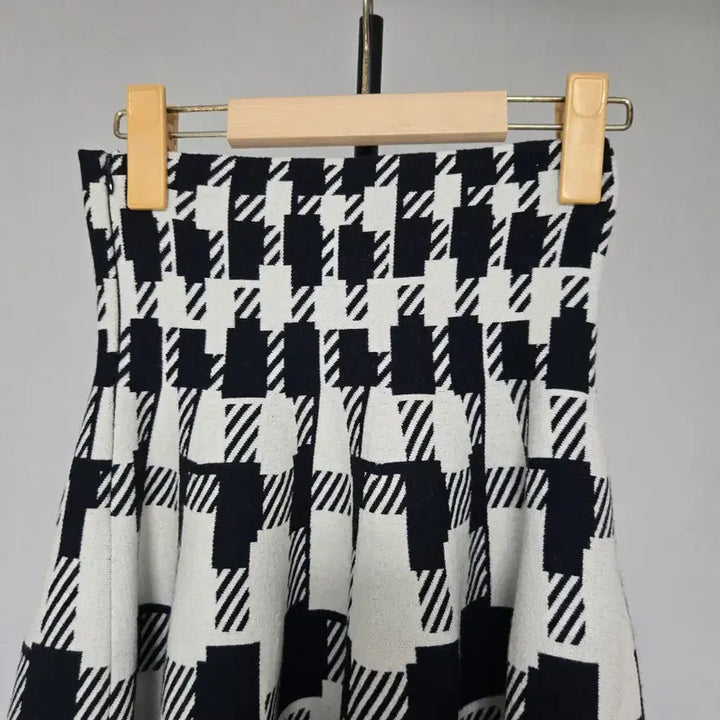 [BUNJANG] Lucky Chouette Wool Blend Skirt / 럭키슈에뜨 36호 울 스판 스커트 W-치마-252