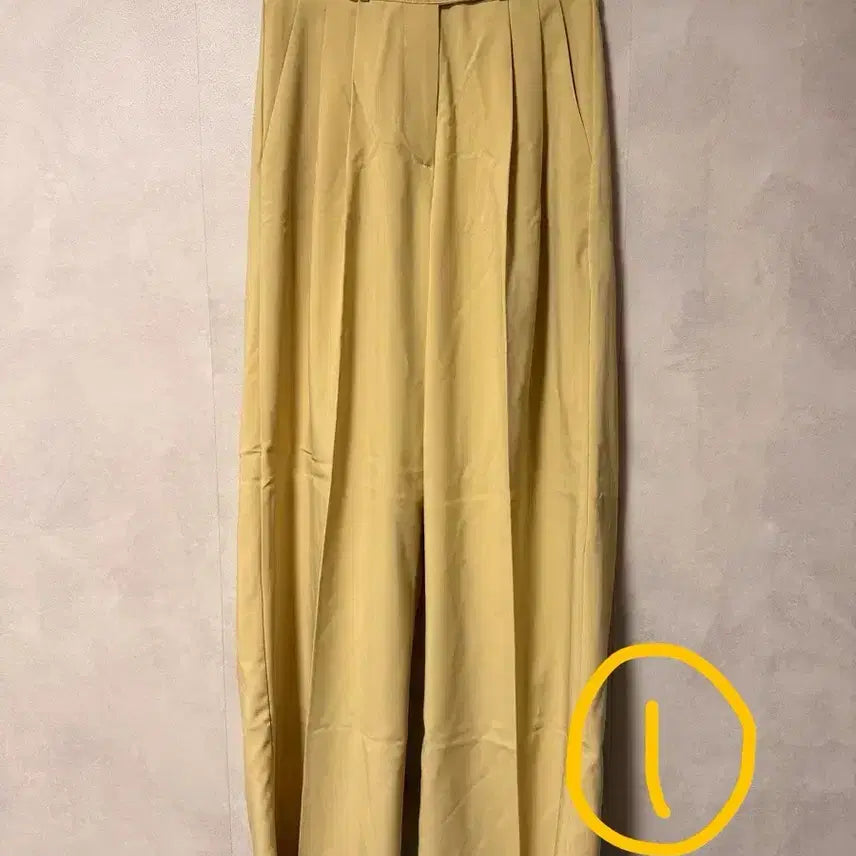 [BUNJANG] Unbranded Button-Detail Slacks / 뒷밴딩 단추 슬랙스