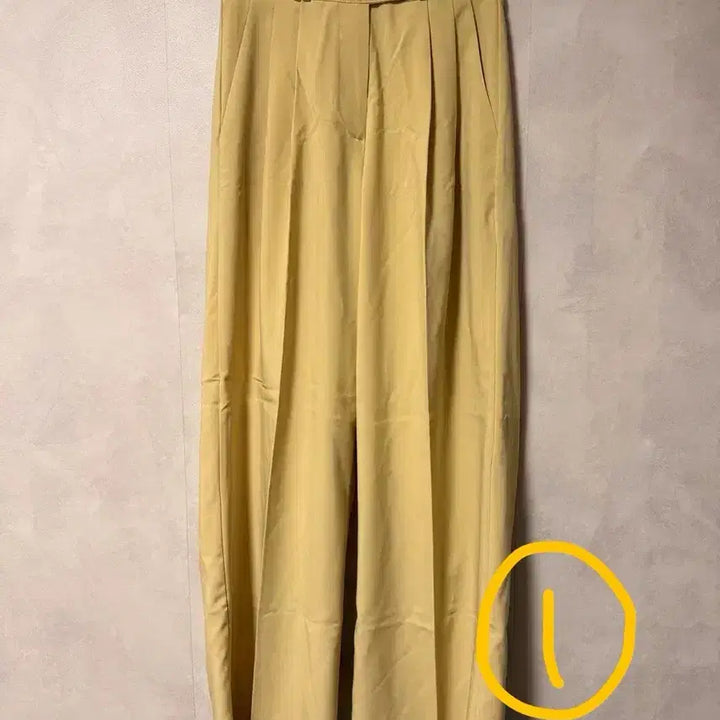 [BUNJANG] Unbranded Button-Detail Slacks / 뒷밴딩 단추 슬랙스