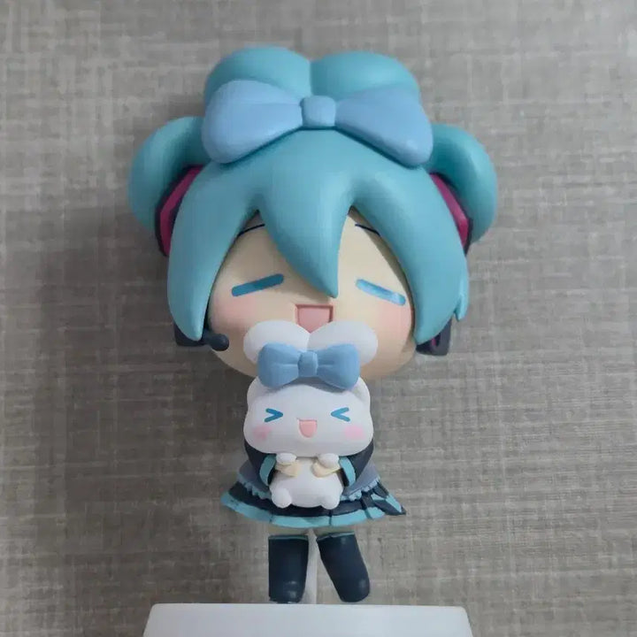 [BUNJANG] Hatsune Miku x Cinnamoroll Mini Figure / 하자 많음) 하츠네 미쿠 시나모롤 미니 피규어