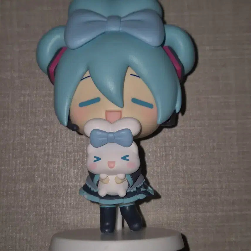 [BUNJANG] Hatsune Miku x Cinnamoroll Mini Figure / 하자 많음) 하츠네 미쿠 시나모롤 미니 피규어