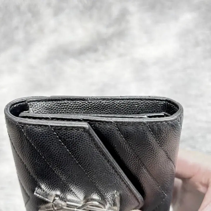 [BUNJANG] Yves Saint Laurent Matelassé Wallet / [OS] 입생로랑 마틀라세 반지갑