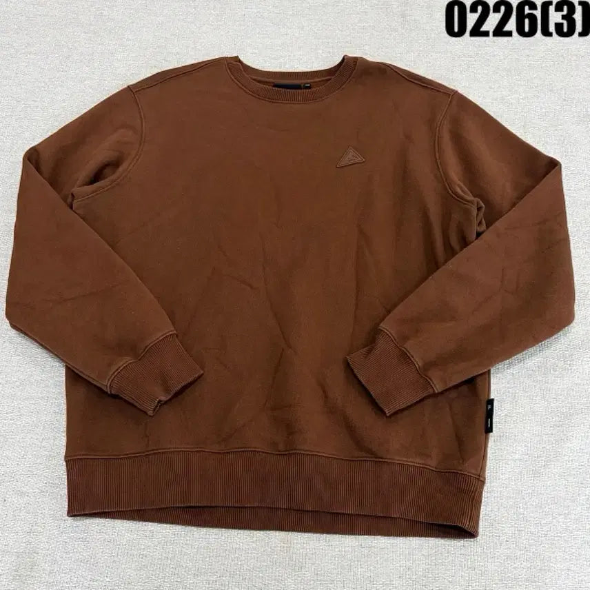 [BUNJANG] Nepa Brown Triangle Logo Sweatshirt (Size 100) / 100 네파 브라운 삼각 로고 맨투맨 티셔츠 0226(3)
