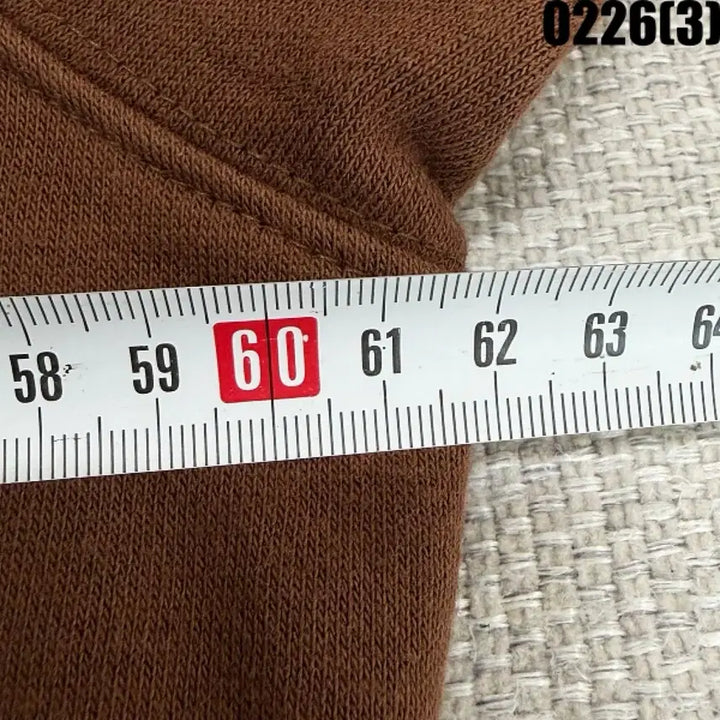 [BUNJANG] Nepa Brown Triangle Logo Sweatshirt (Size 100) / 100 네파 브라운 삼각 로고 맨투맨 티셔츠 0226(3)