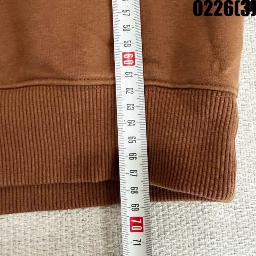 [BUNJANG] Nepa Brown Triangle Logo Sweatshirt (Size 100) / 100 네파 브라운 삼각 로고 맨투맨 티셔츠 0226(3)