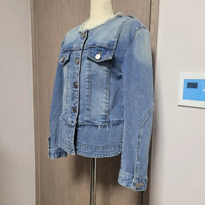 [BUNJANG] O'zsecOn Lovely Denim Jacket / 오즈세컨 러블리 청 데님 자켓 노카라