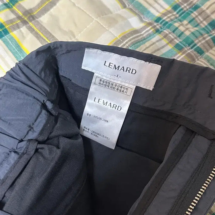 [BUNJANG] Lemard Nylon Two-Tuck Wide Pants / 르마드 나일론 투턱 와이드 팬츠