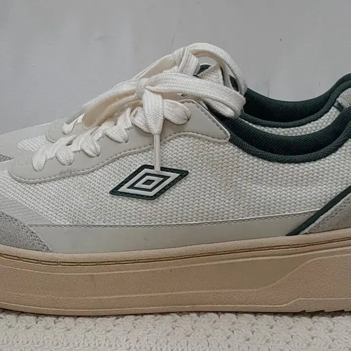 [BUNJANG] Umbro Sneakers 270 / umbro 스니커즈  270