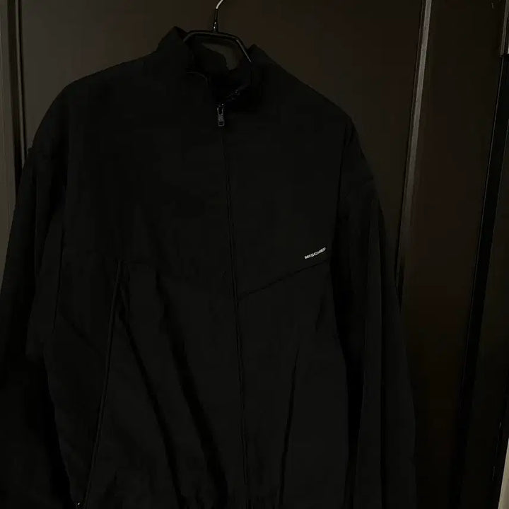 [BUNJANG] Mischief Windbreaker S / 미스치프 윈드브레이커 S