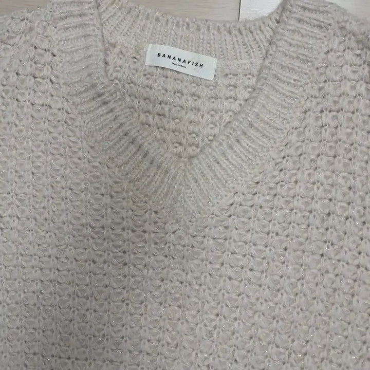 [SOLD OUT] SANDAROOVISH V넥 니트 아이보리