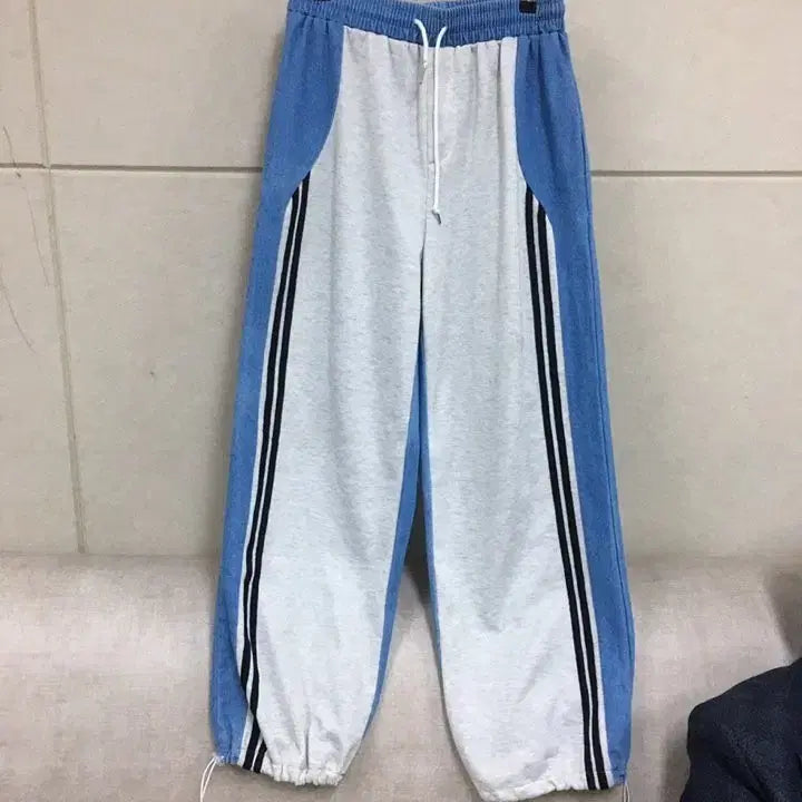 [BUNJANG] Blue Color Block Training Jogger Pants / 블루 배색 허리밴딩 트레이닝 조거 팬츠