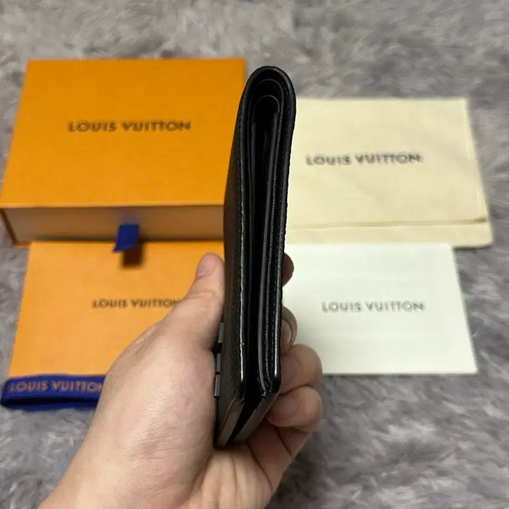 [BUNJANG] Louis Vuitton Aerogram Multiple Wallet Black / [풀구성] 루이비통 에어로그램 멀티플 월릿 반지갑 블랙