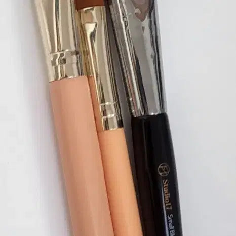 [BUNJANG] The Tool Lab 231 Concealer Brush + Studio17 Blush Brush Bundle Set / 브러쉬 일괄) 더툴랩 231 컨실러 브러쉬 + 스튜디오17 블러셔 브러쉬