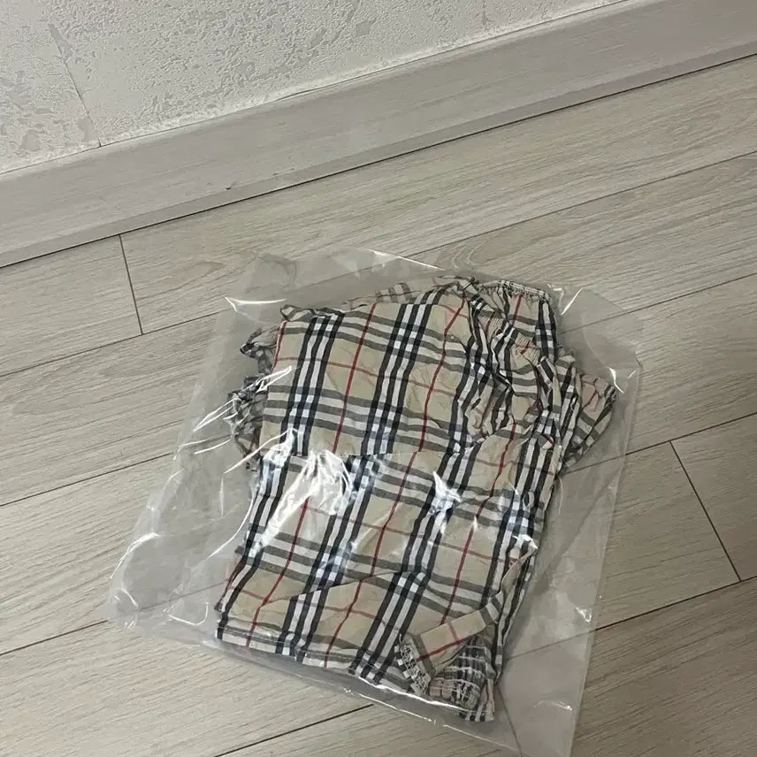 [BUNJANG] Checkered Puff Sleeve Blouse Top / (새상품,미착용)체크무늬 블라우스 퍼프 셔링 탑 프리사이즈