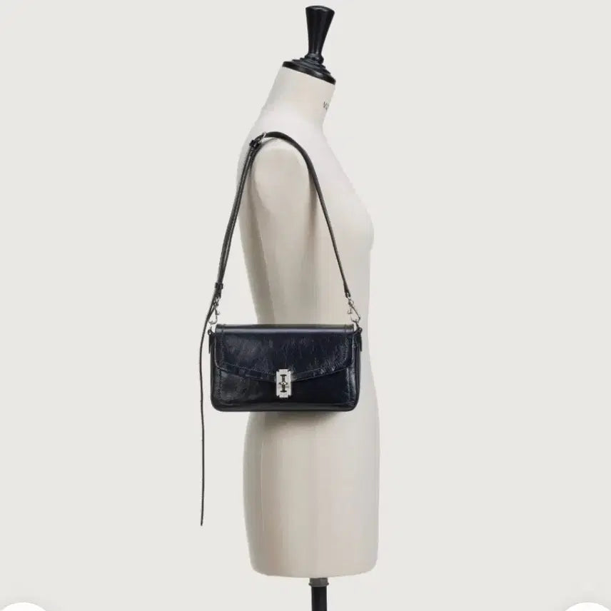 [BUNJANG] Vunque Okkam Deux Square Mini Crossbody Bag / 분크 오캄 두 스퀘어 미니 크로스백 가방