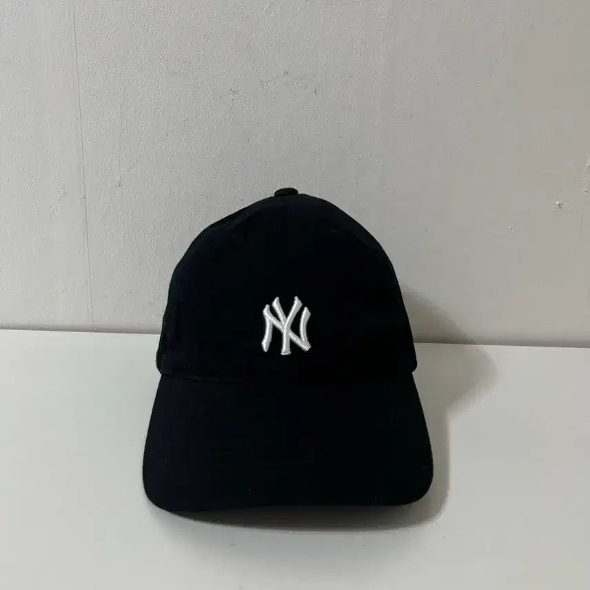 [BUNJANG] MLB NY Yankees Baseball Cap / MLB NY 양키즈 볼캡 모자 정품
