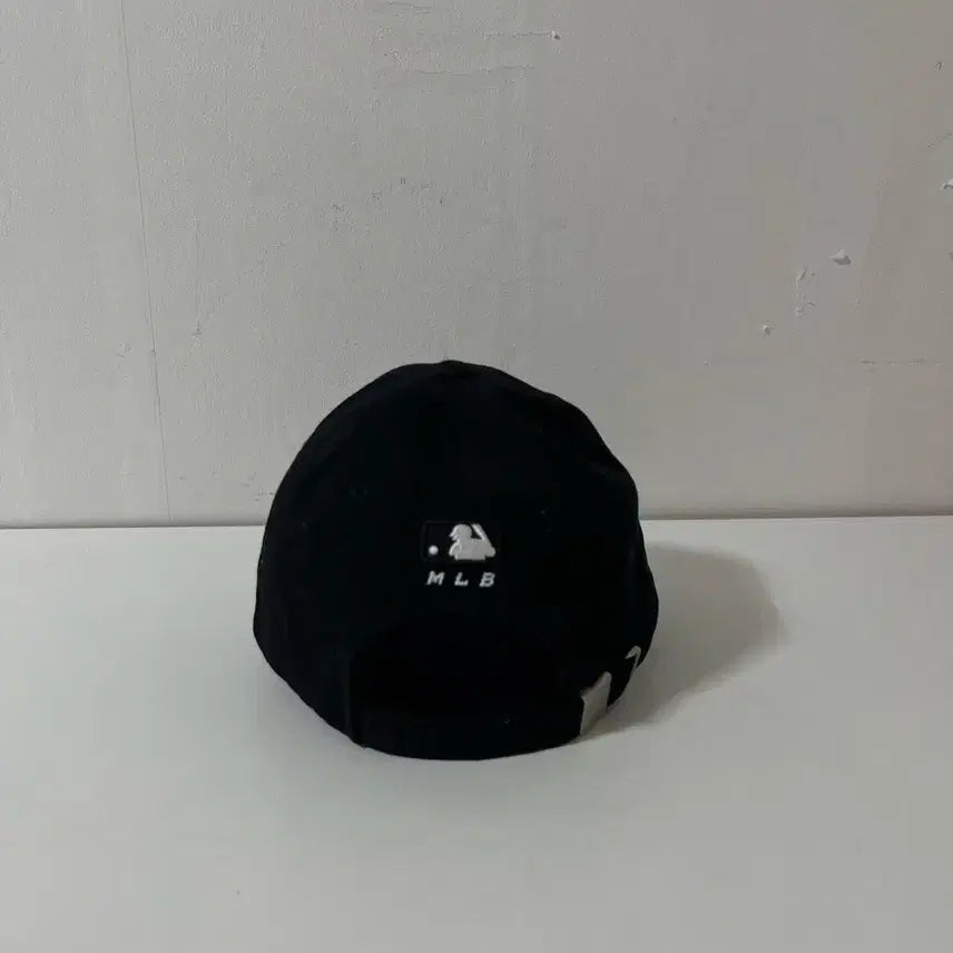 [BUNJANG] MLB NY Yankees Baseball Cap / MLB NY 양키즈 볼캡 모자 정품