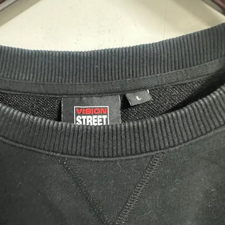 [BUNJANG] VISION Black Men's Sweatshirt / [만원 아라비아빈티지] VISION 비전 블랙 맨투맨 100