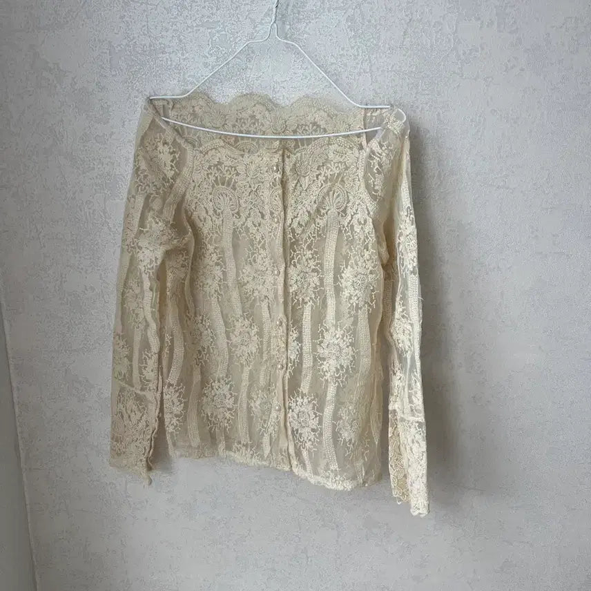 [BUNJANG] Mermaid Lace Pearl Blouse / 인어공주 레이스 진주 블라우스 프리사이즈