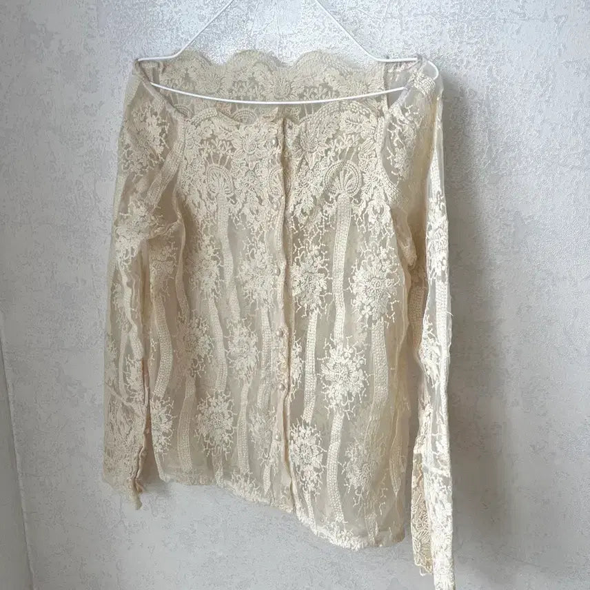 [BUNJANG] Mermaid Lace Pearl Blouse / 인어공주 레이스 진주 블라우스 프리사이즈