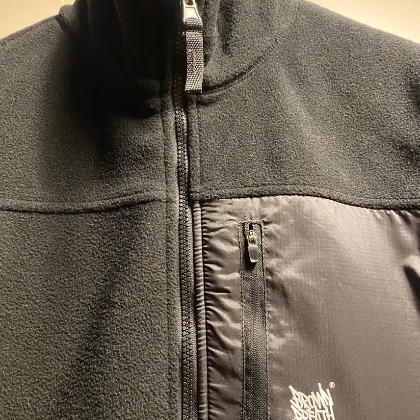 [BUNJANG] Brownbreath Reversible Black Fleece Zip-up Jacket / 브라운브레스  양면 블랙 플리스 집업자켓