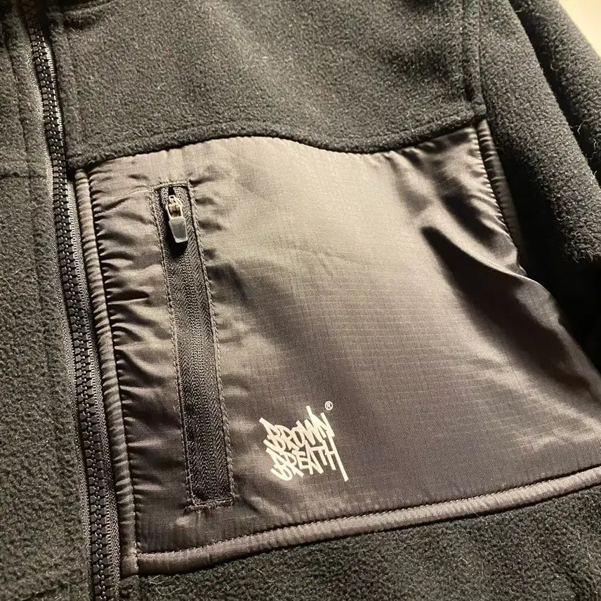 [BUNJANG] Brownbreath Reversible Black Fleece Zip-up Jacket / 브라운브레스  양면 블랙 플리스 집업자켓