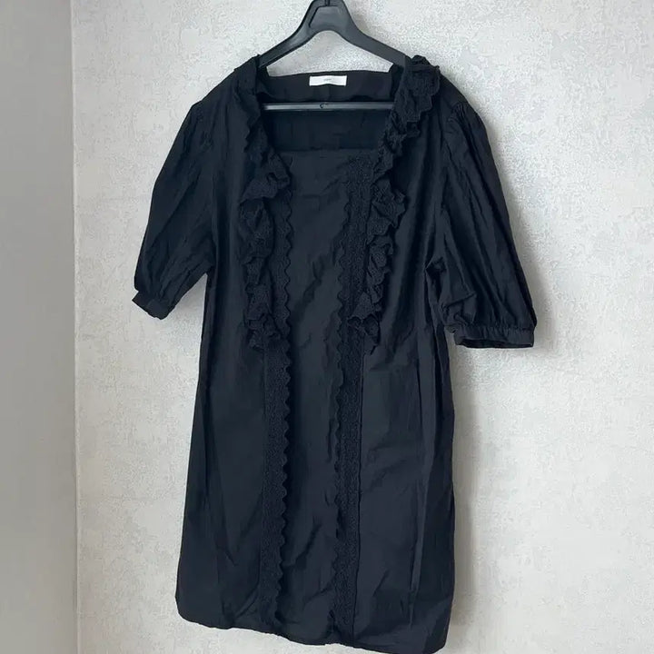 [BUNJANG] Black Lace Midi Dress / 블랙 레이스 반팔 미디 원피스 프리사이즈