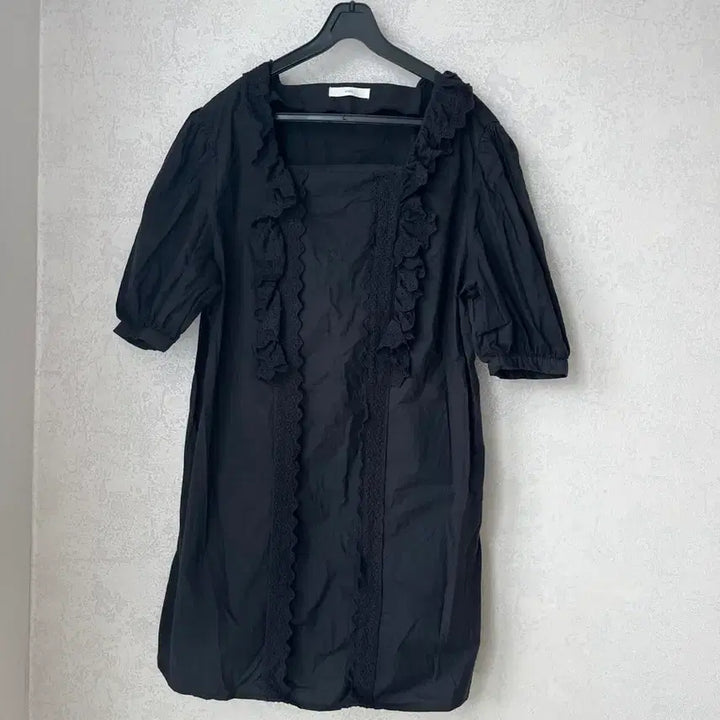 [BUNJANG] Black Lace Midi Dress / 블랙 레이스 반팔 미디 원피스 프리사이즈