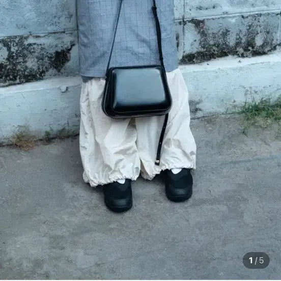 [BUNJANG] Archivepke Shell Frame Bag Black / 아카이브앱크 쉘 프레임 백 블랙