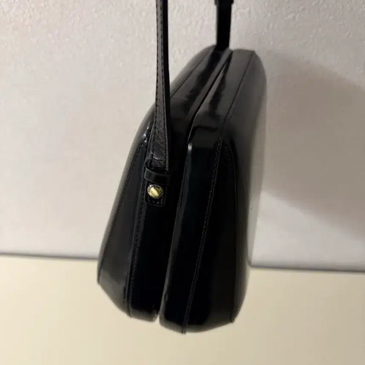 [BUNJANG] Archivepke Shell Frame Bag Black / 아카이브앱크 쉘 프레임 백 블랙