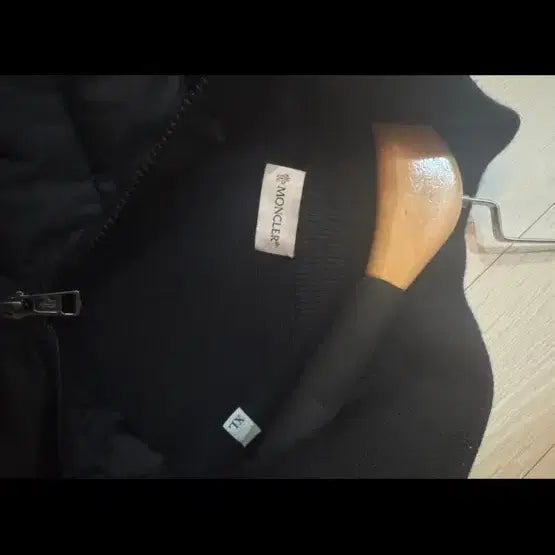 [BUNJANG] Moncler Knit Padded Jacket / 몽클레어 니트패딩