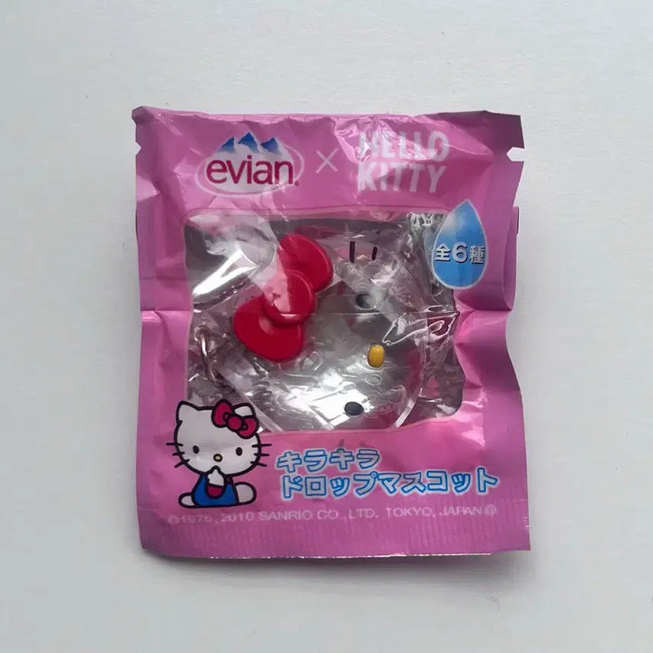 [BUNJANG] Evian Hello Kitty Strap Red / [일본정품] 에비앙 헬로키티 스트랩 빨강