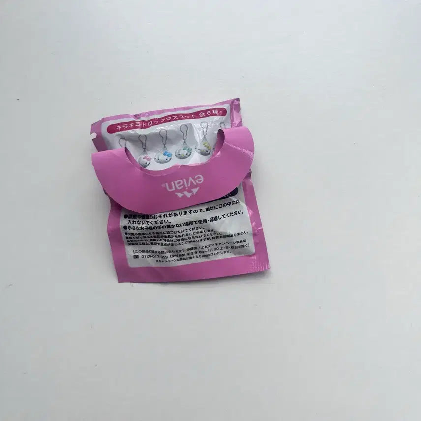 [BUNJANG] Evian Hello Kitty Strap Red / [일본정품] 에비앙 헬로키티 스트랩 빨강