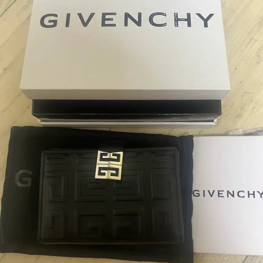 [BUNJANG] Givenchy Card Wallet / 지방시 카드지갑