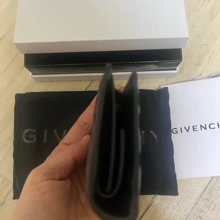 [BUNJANG] Givenchy Card Wallet / 지방시 카드지갑