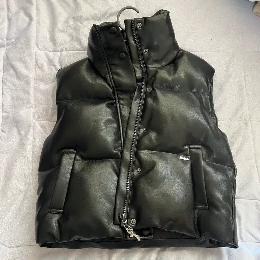 [BUNJANG] PaleJade Leather Padded Vest Black / 페일제이드 레더 패딩 조끼 블랙